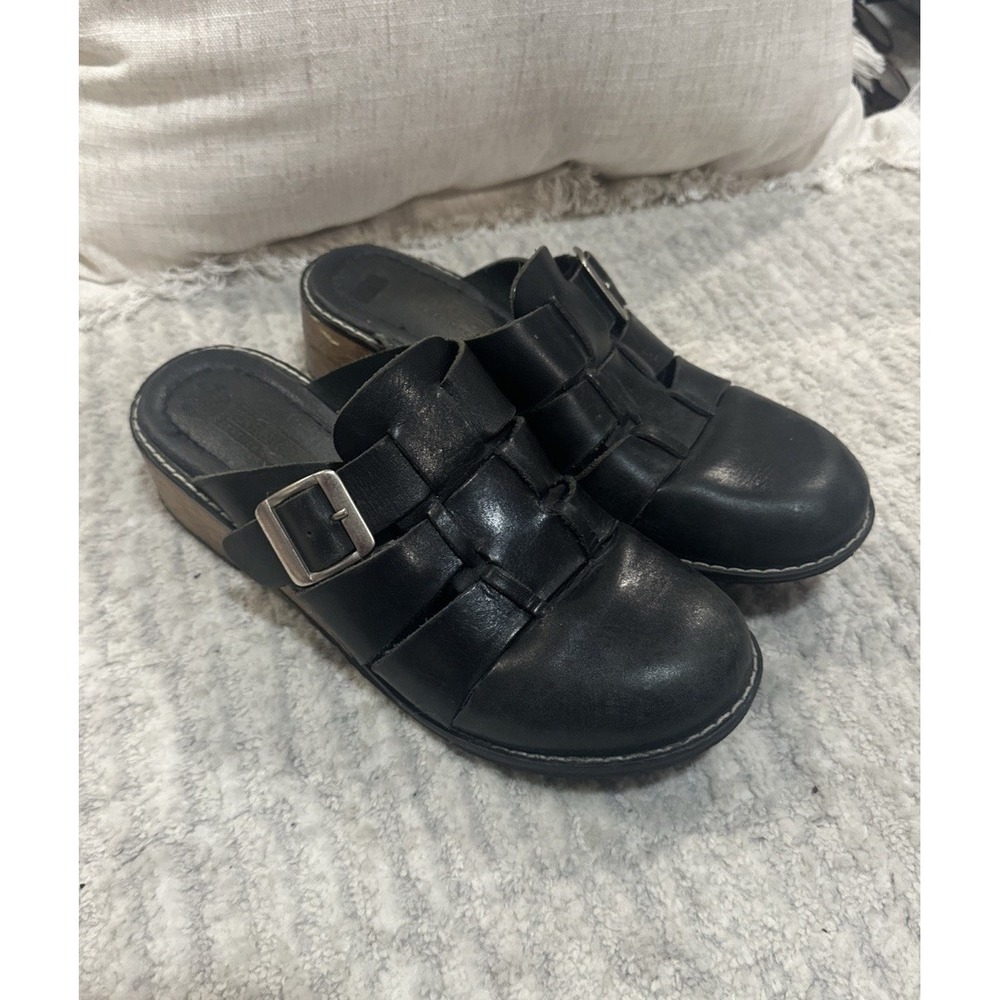 Predictions Women's Size 7.5 Leather Collection Black Clog Buckle Slip‎ On Shoes